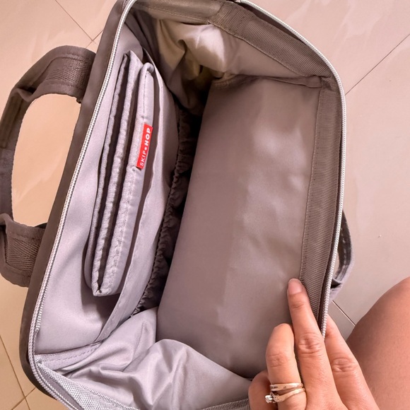 Skip Hop Taupe Diaper Bag - Picture 6 of 16